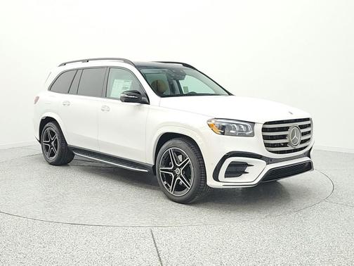 MANUFAKTUR Moonlight White Metallic 2026 Mercedes-Benz GLS 450 4MATIC