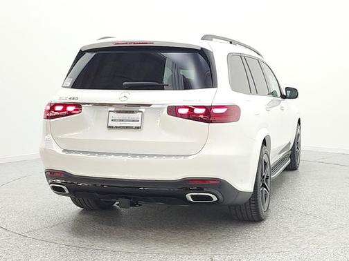 MANUFAKTUR Moonlight White Metallic 2026 Mercedes-Benz GLS 450 4MATIC