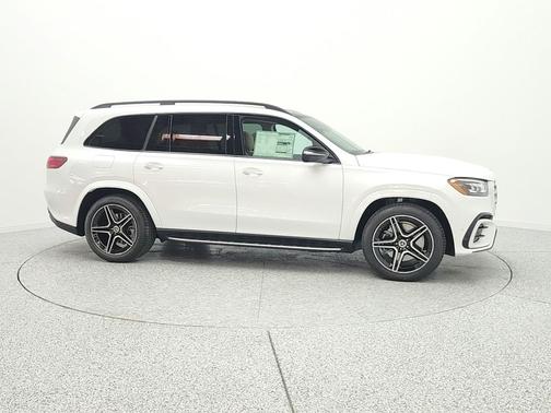 MANUFAKTUR Moonlight White Metallic 2026 Mercedes-Benz GLS 450 4MATIC