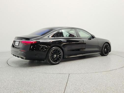 Obsidian Black Metallic 2024 Mercedes-Benz S-Class S 580e 4MATIC