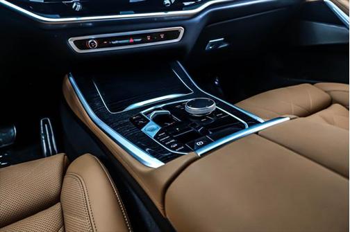 2024 BMW X5 M60i