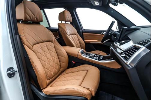 2024 BMW X5 M60i