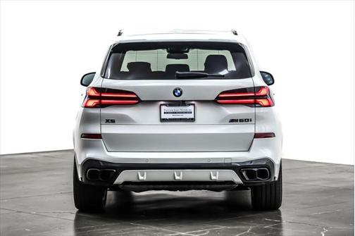 2024 BMW X5 M60i