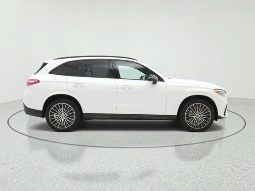 Polar White 2024 Mercedes-Benz GLC 300 4MATIC