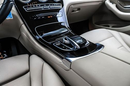 2016 Mercedes-Benz GLC 300 Base