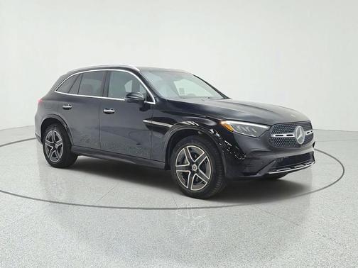 Black 2027 Mercedes-Benz GLC 300 Base