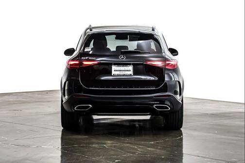 2026 Mercedes-Benz GLC 300 Base