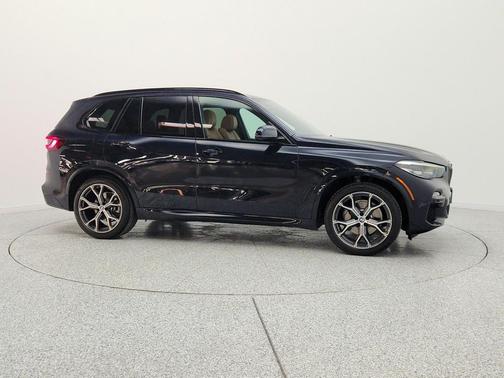 Carbon Black Metallic 2021 BMW X5 xDrive40i