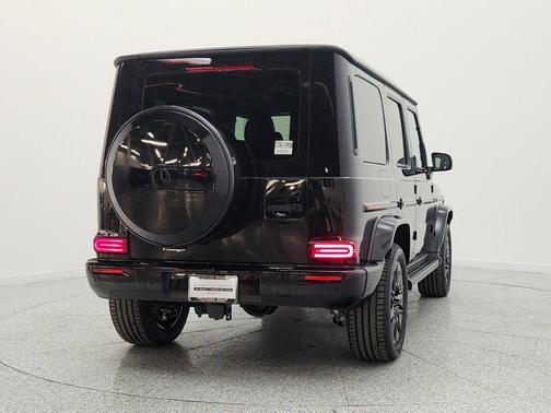 Obsidian Black Metallic 2026 Mercedes-Benz G-Class G 550