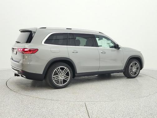 MANUFAKTUR Alpine Grey 2026 Mercedes-Benz GLS 450 4MATIC
