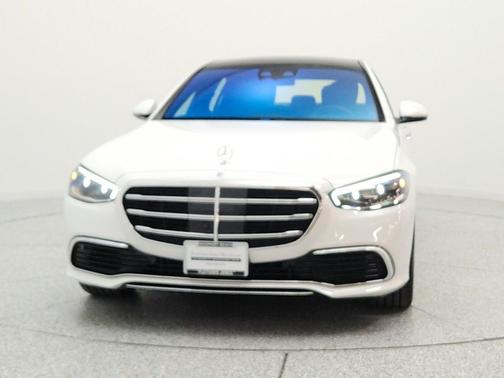 MANUFAKTUR Moonlight White Metallic 2026 Mercedes-Benz S-Class 4MATIC