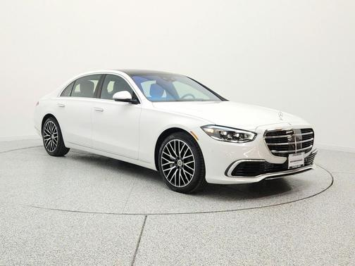 MANUFAKTUR Moonlight White Metallic 2026 Mercedes-Benz S-Class 4MATIC