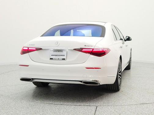 MANUFAKTUR Moonlight White Metallic 2026 Mercedes-Benz S-Class 4MATIC