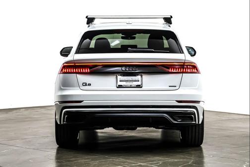 2022 Audi Q8 55 Premium Plus