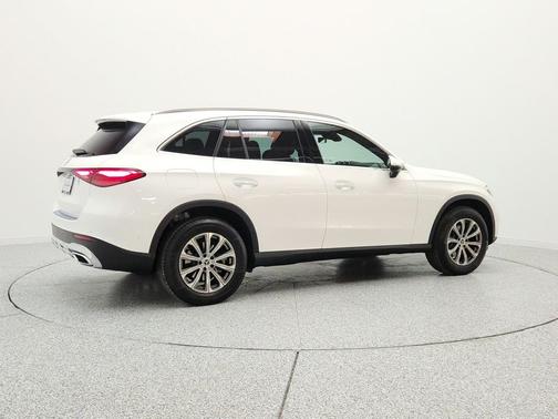 Polar White 2026 Mercedes-Benz GLC 300 Base