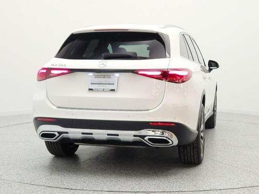 Polar White 2026 Mercedes-Benz GLC 300 Base