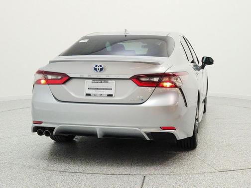 Celestial Silver Metallic 2021 Toyota Camry SE