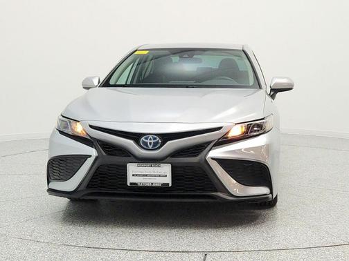 Celestial Silver Metallic 2021 Toyota Camry SE