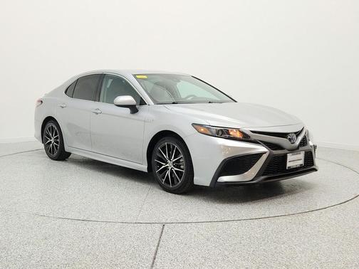 Celestial Silver Metallic 2021 Toyota Camry SE