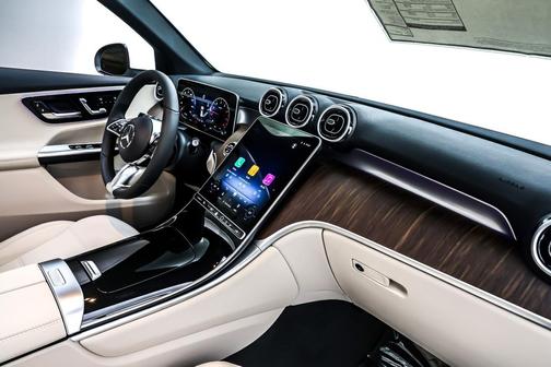 Polar White 2026 Mercedes-Benz GLC 300 Base