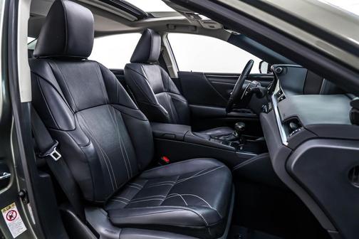 2019 Lexus ES 300h Base