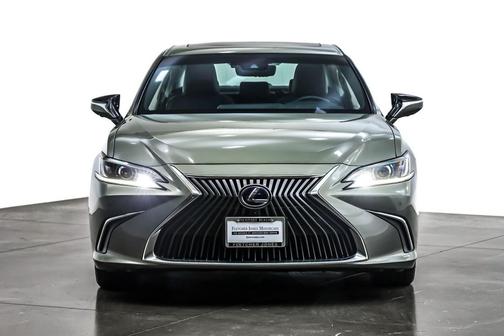 2019 Lexus ES 300h Base