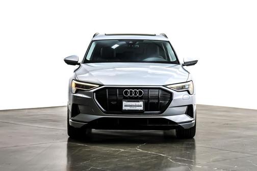 2022 Audi e-tron Premium