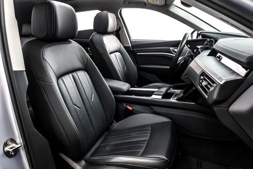 2022 Audi e-tron Premium