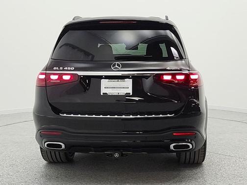 Obsidian Black Metallic 2026 Mercedes-Benz GLS 450 4MATIC