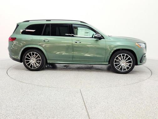 MANUFAKTUR Ireland Mid Green Metallic 2026 Mercedes-Benz GLS 450 4MATIC