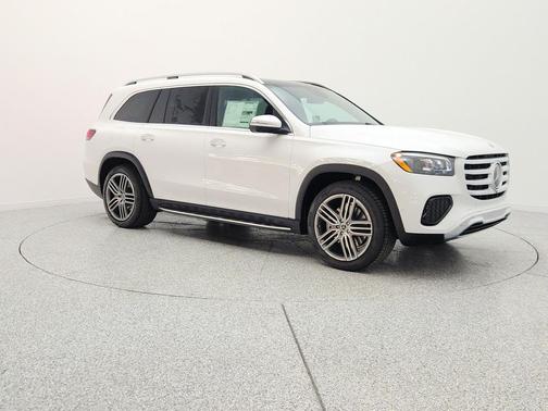 MANUFAKTUR Moonlight White Metallic 2026 Mercedes-Benz GLS 450 4MATIC