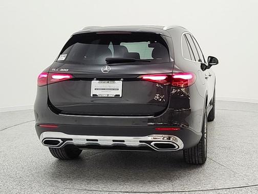 Graphite Grey Metallic 2026 Mercedes-Benz GLC 300 Base