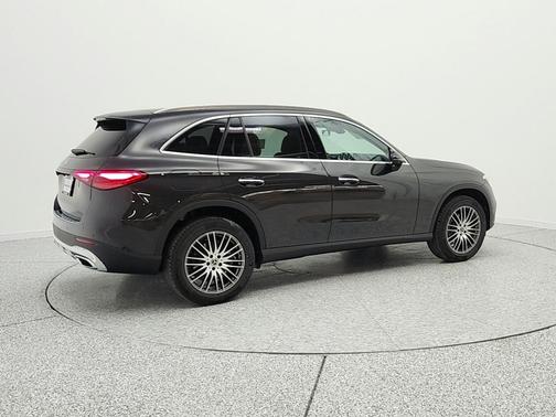 Graphite Grey Metallic 2026 Mercedes-Benz GLC 300 Base