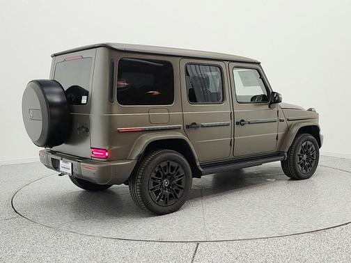 MANUFAKTUR Dark Olive Green Magno 2026 Mercedes-Benz G-Class G 580e