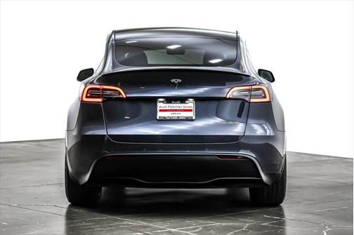 2022 Tesla Model Y Performance Dual Motor All-Wheel Drive