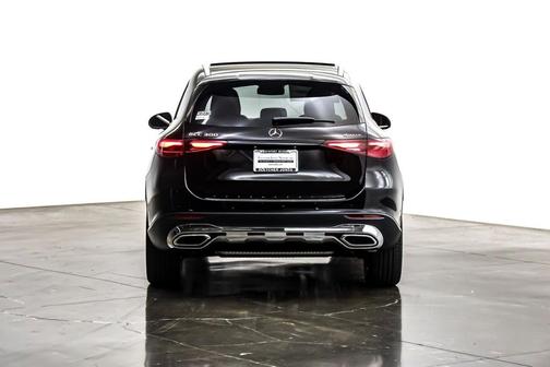 2026 Mercedes-Benz GLC 300 4MATIC