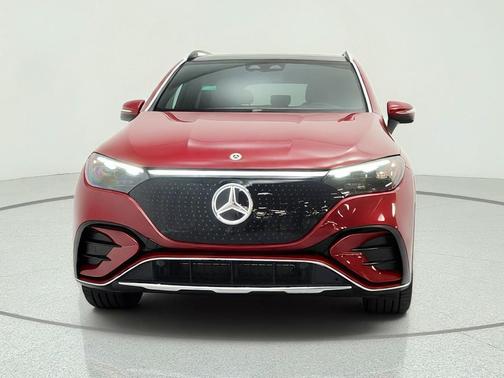 MANUFAKTUR Patagonia Red Metallic 2026 Mercedes-Benz EQE 320 EQE 320