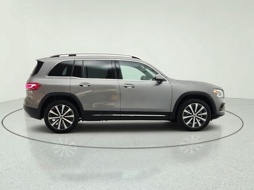 Mountain Grey Metallic 2023 Mercedes-Benz GLB 250 Base