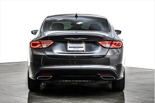 2016 Chrysler 200 S