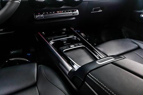 2025 Mercedes-Benz EQB 300 4MATIC