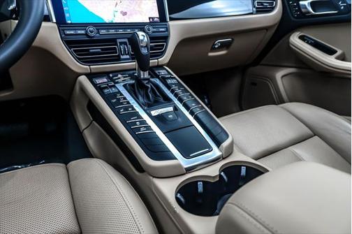 2020 Porsche Macan Base