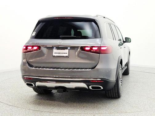 Selenite Grey Metallic 2026 Mercedes-Benz GLS 450 4MATIC