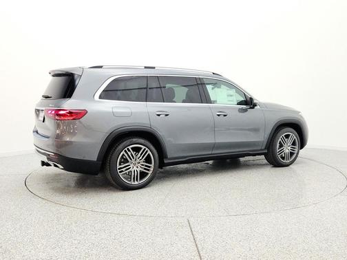 Selenite Grey Metallic 2026 Mercedes-Benz GLS 450 4MATIC