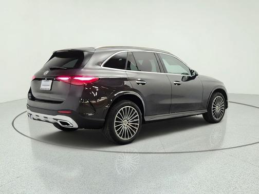 Graphite Grey Metallic 2026 Mercedes-Benz GLC 300 Base