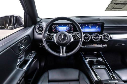 2025 Mercedes-Benz GLB 250 4MATIC