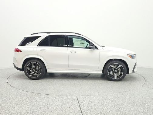 MOONLIGHT WHITE MAGN 2026 Mercedes-Benz GLE 450 4MATIC