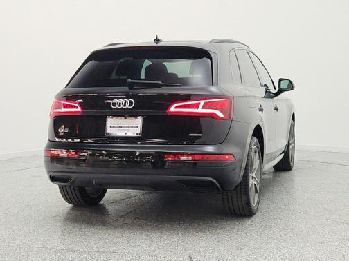 Mythos Black Metallic 2019 Audi Q5 2.0T Premium Plus