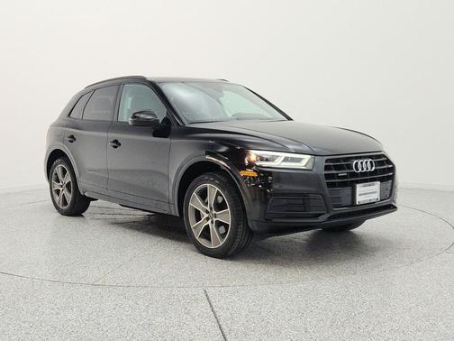 Mythos Black Metallic 2019 Audi Q5 2.0T Premium Plus