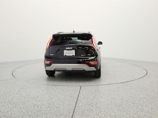 Aurora Black Pearl 2023 Kia Niro SX