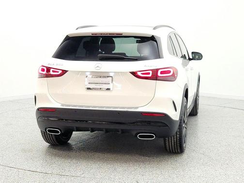 Polar White 2022 Mercedes-Benz GLA 250 4MATIC